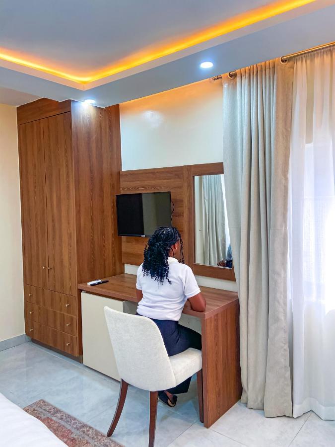 Plush Hotel,阿布贾 外观 照片