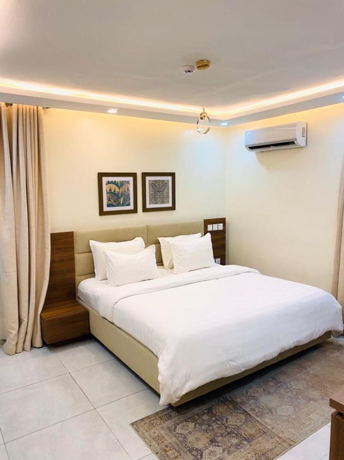 Plush Hotel,阿布贾 外观 照片