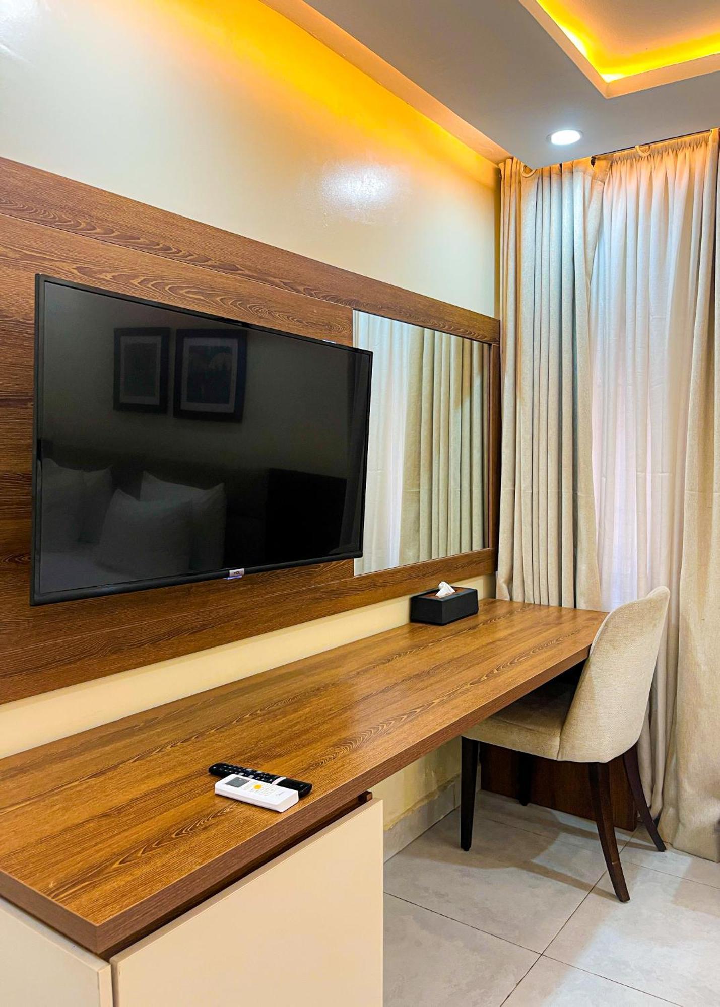 Plush Hotel,阿布贾 外观 照片